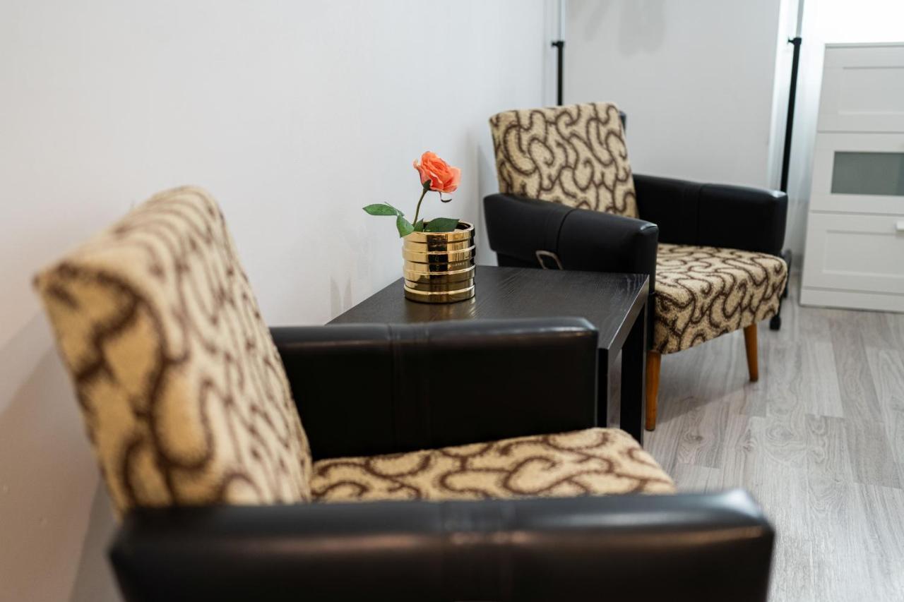 Apartment King Seventeen Homes *